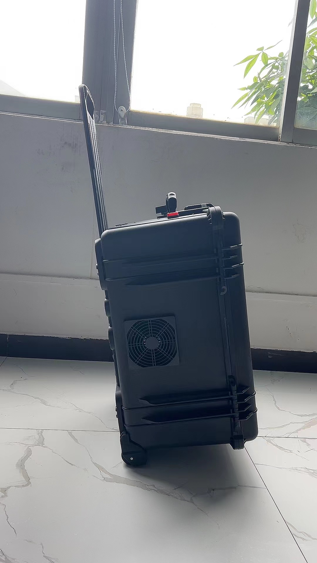 梧州手拉箱型移动通信干扰器